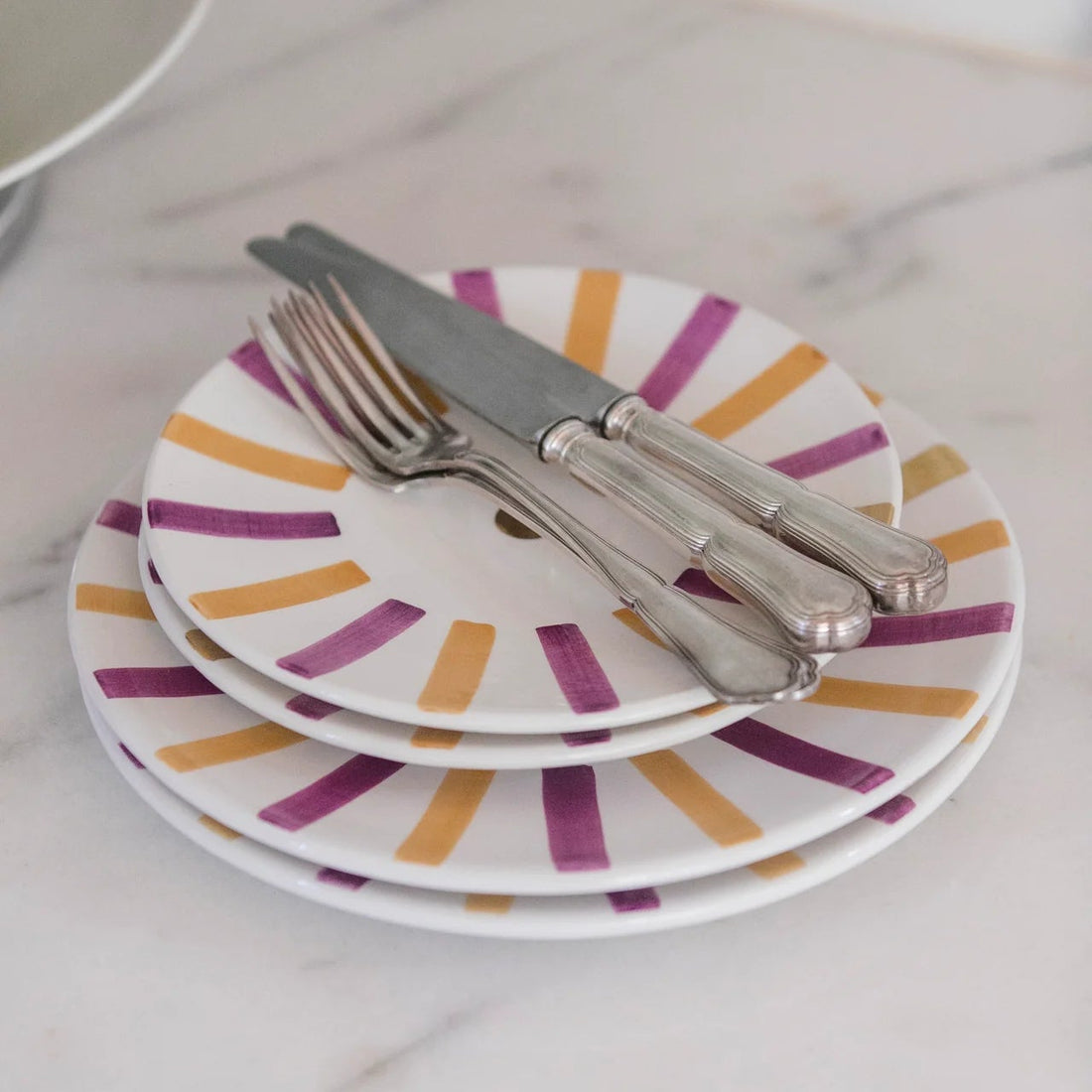 Large Striped Plate (26 cm) - Purple & Beige