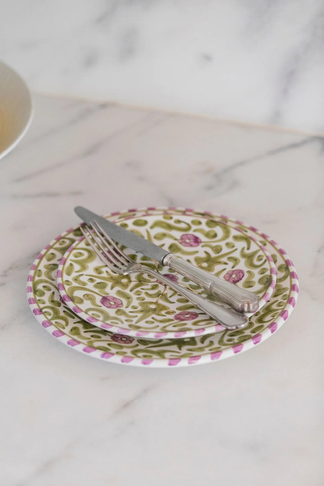 Medium / Large Floral Plate (20 or 26 cm) - Mint Green