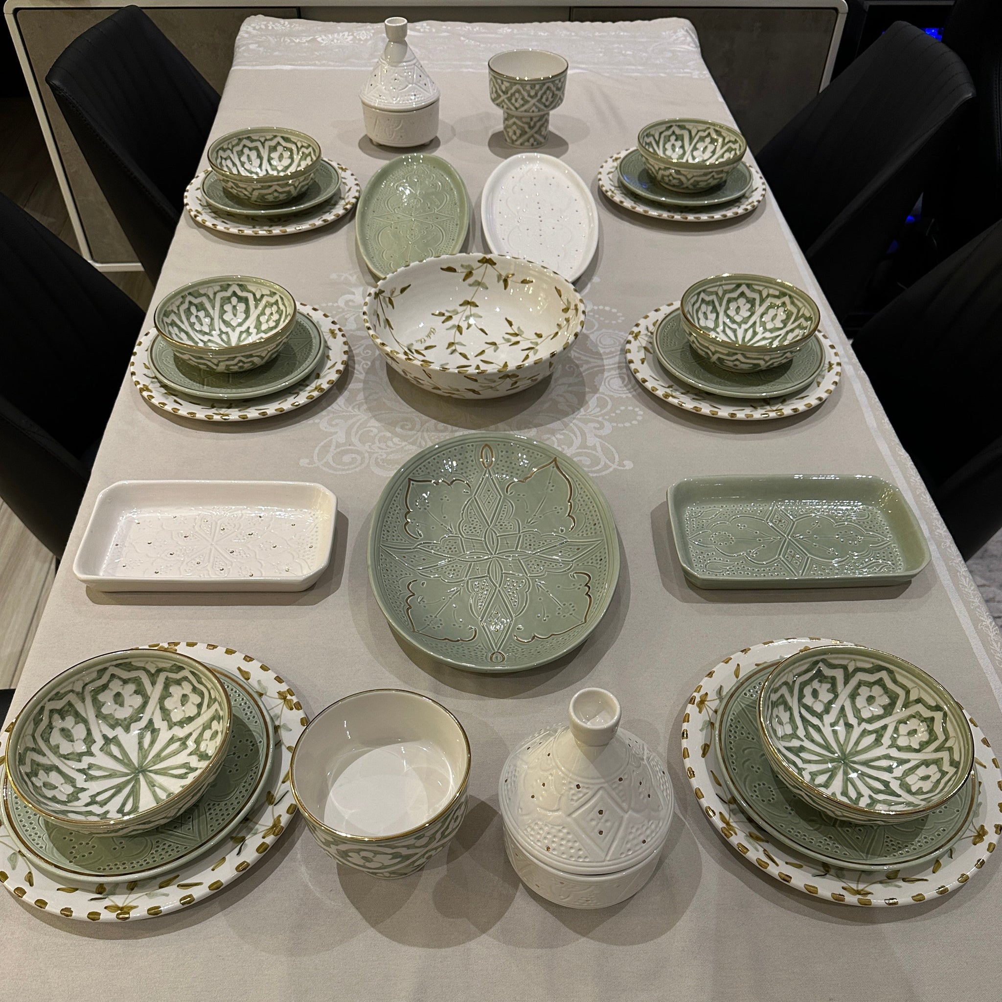 Exclusive Collection: 6-Person Moroccan Gold Leaf (Set of 28)