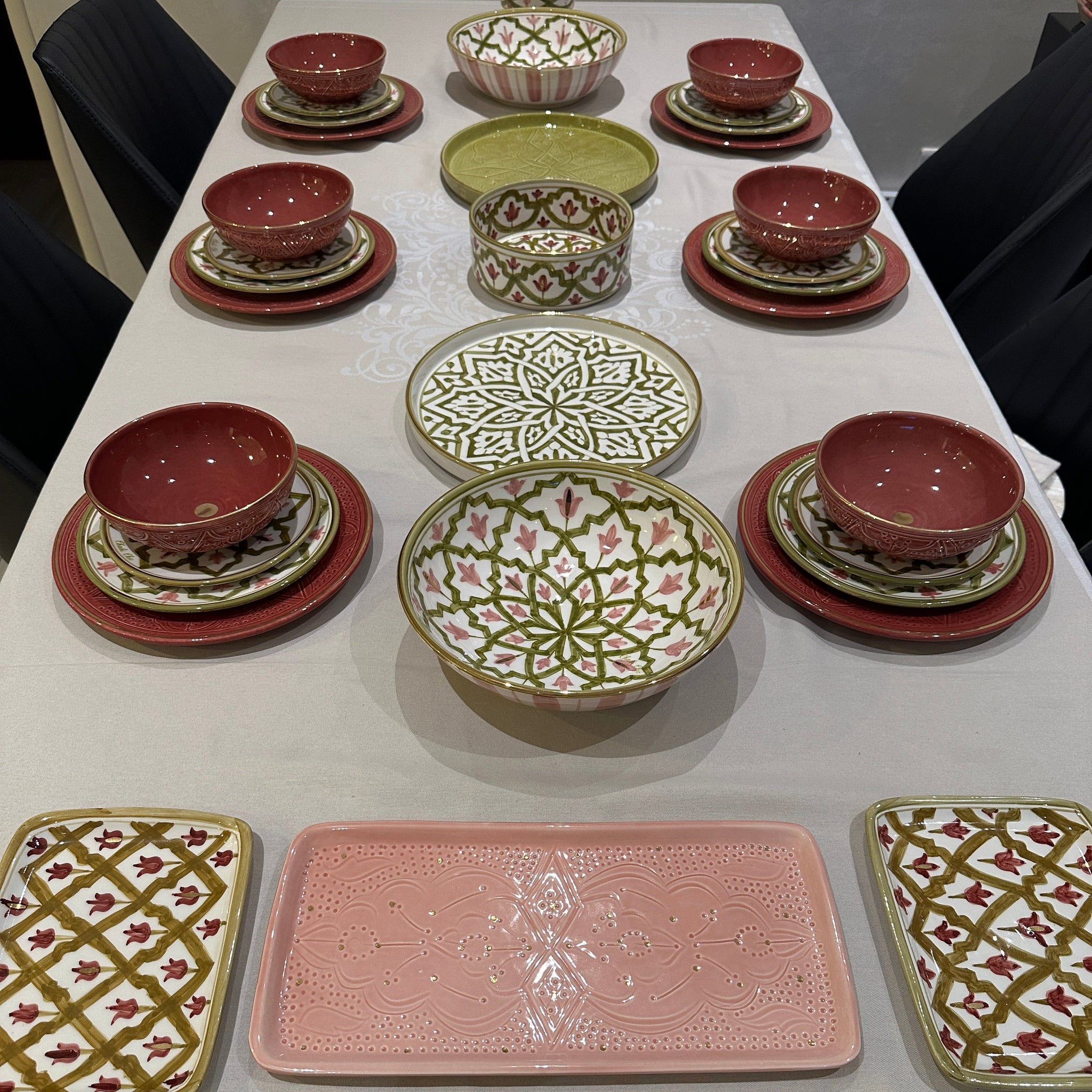 Exclusive Collection: 6-Person Ruby Bloom (Set of 33)