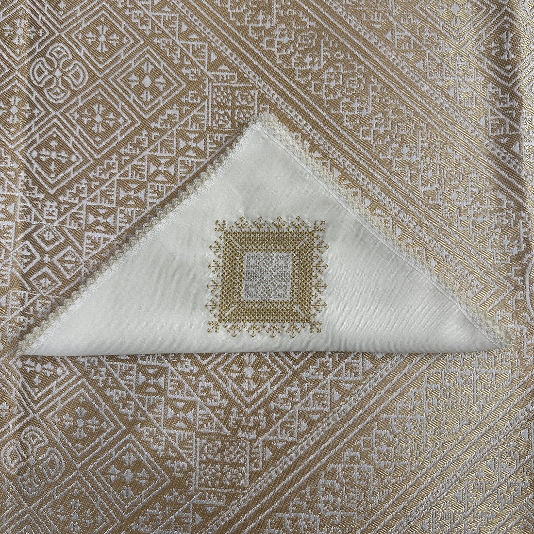 Tarz El Gherza Table Cover & 12 Napkins (190 x 140 cm) - Gold